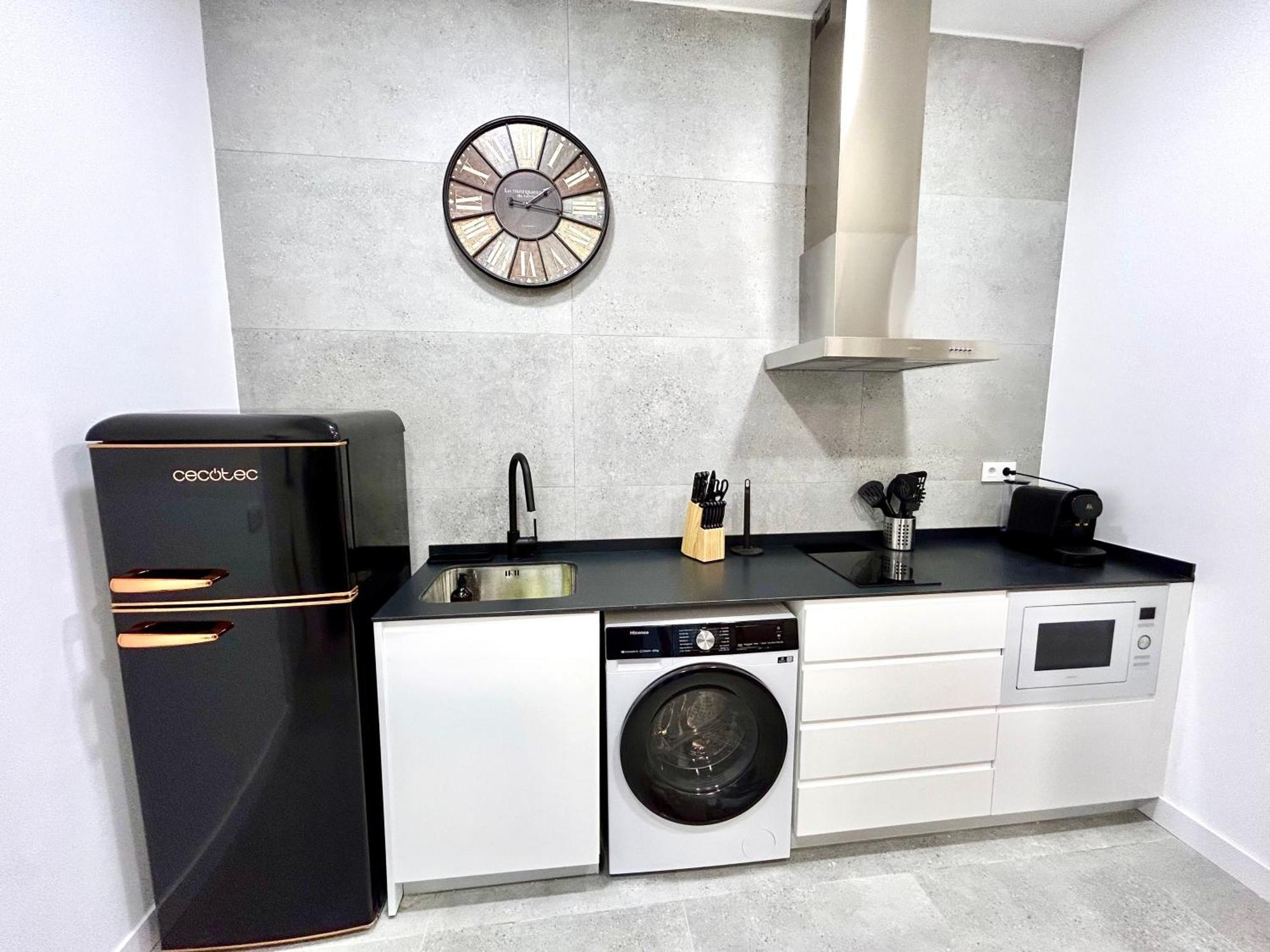 Convenient, Charming 15 Mins From Center Apartamento