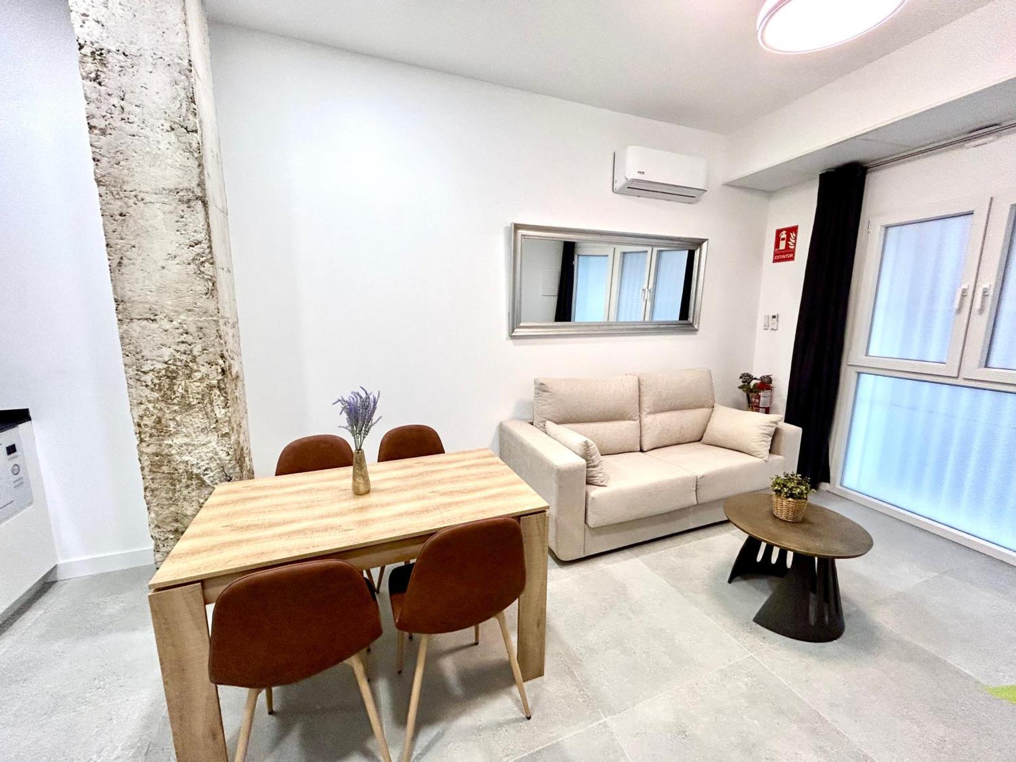 Apartment Convenient, Charming 15 Mins From Center Valencia